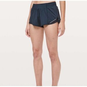 LULULEMON HOTTY HOT SHORT 2.5" TRUE NAVY WOMEN'S 4